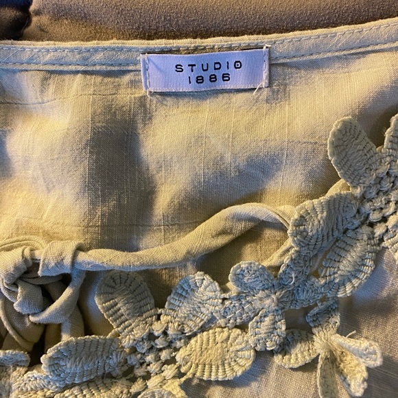 Green Top - Picture 2 of 2